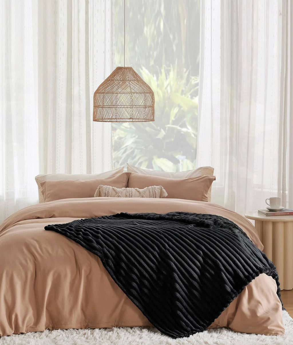 Couverture rechauffante en laine polaire Hallo